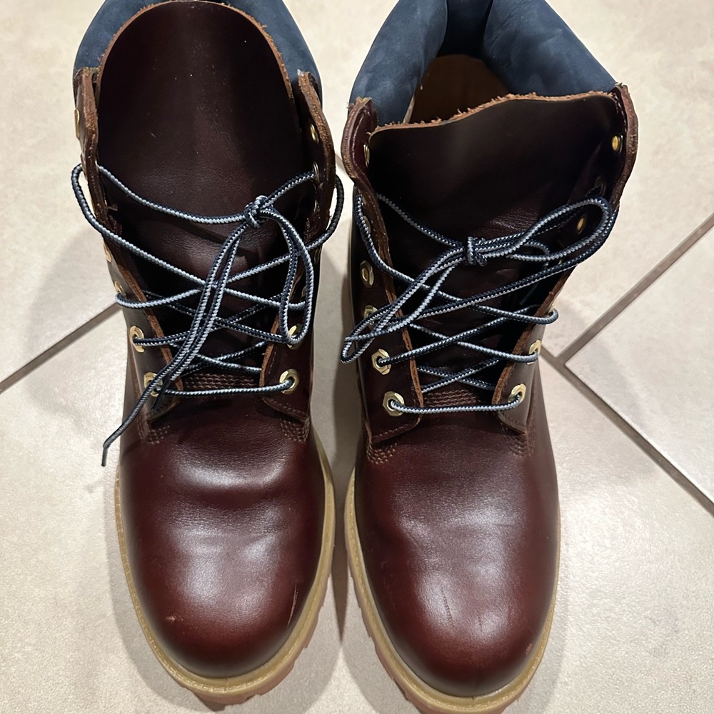 Brown Lace-Up Leather Boots